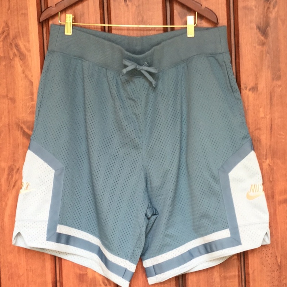Men’s Nike Shorts NWOT XL